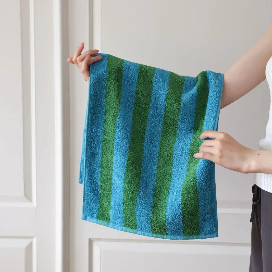 Retro Striped Plush Cotton Bath Towel – Soft & Absorbent