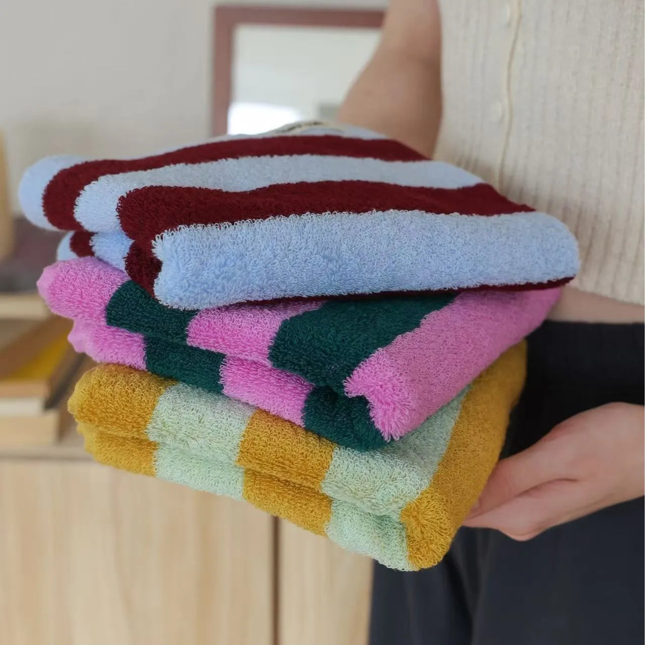 Retro Striped Plush Cotton Bath Towel – Soft & Absorbent