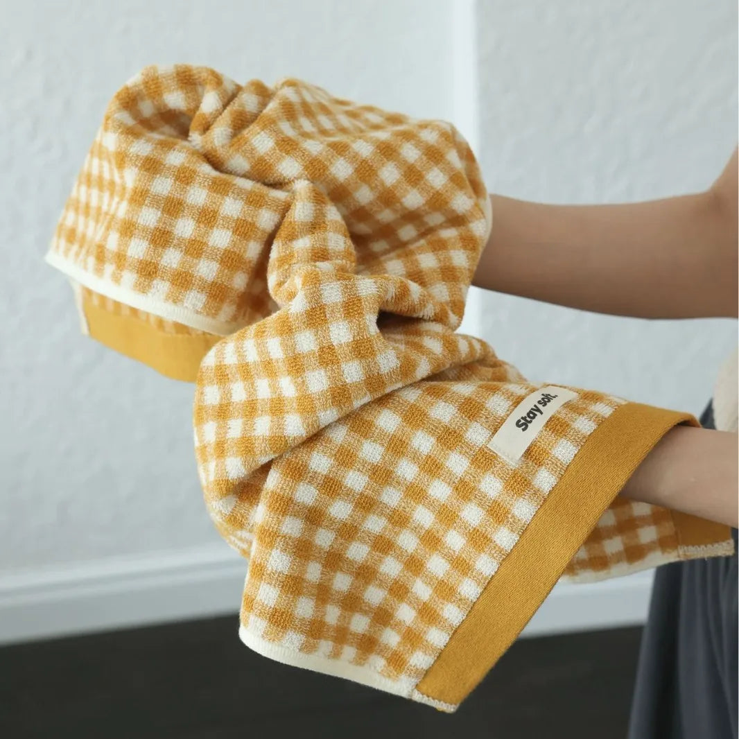 Retro Striped Plush Cotton Bath Towel – Soft & Absorbent