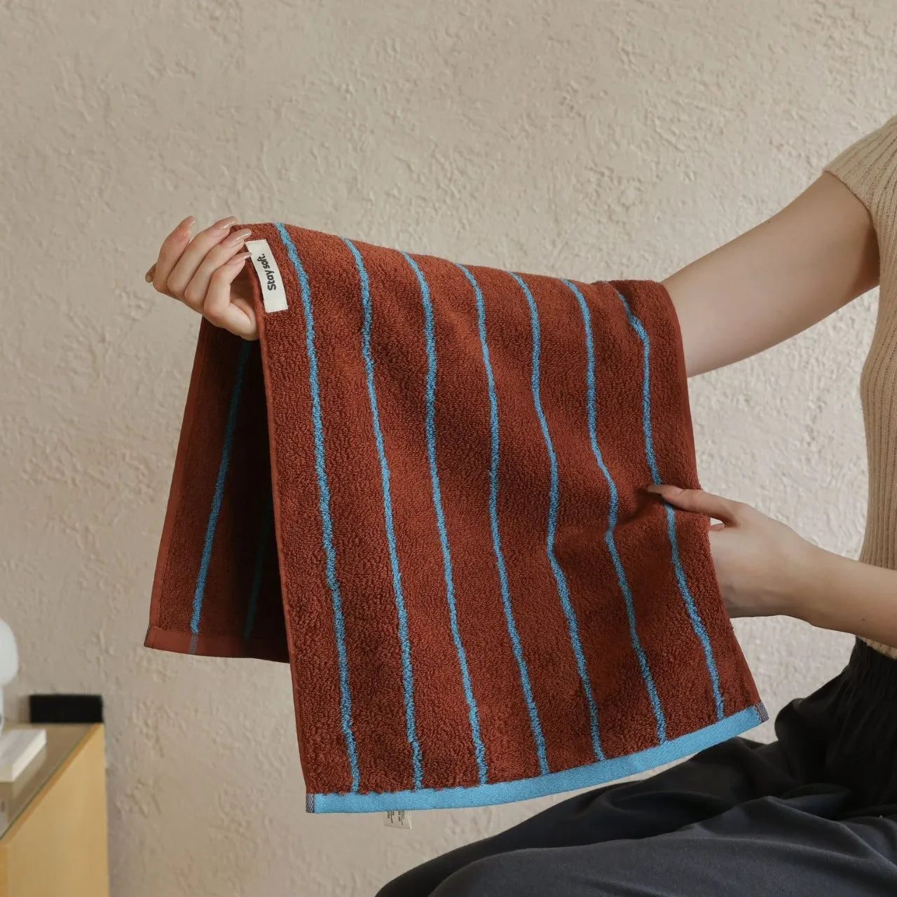 Retro Striped Plush Cotton Bath Towel – Soft & Absorbent