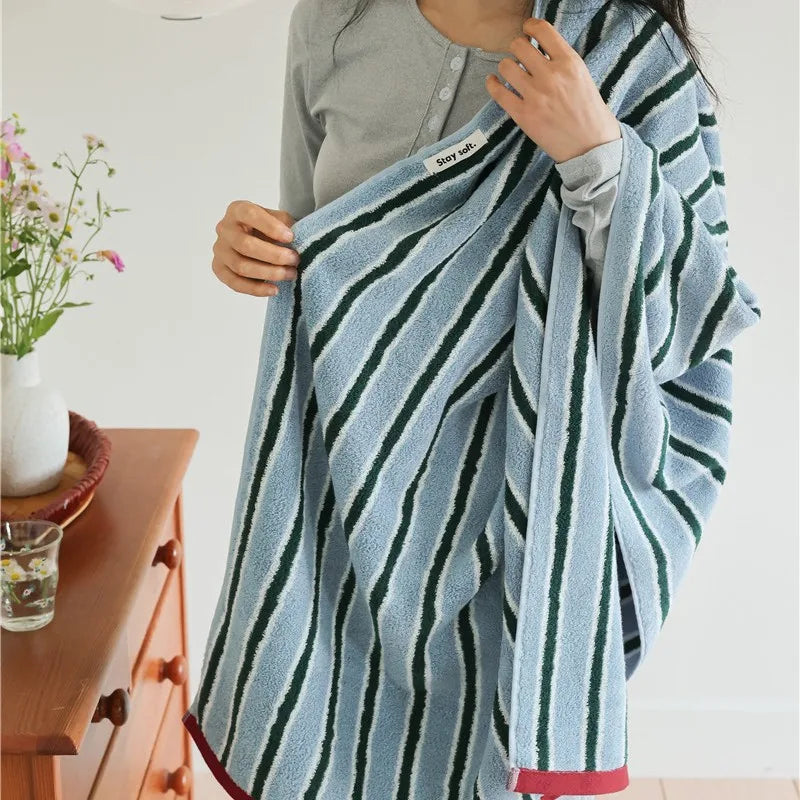 Retro Striped Plush Cotton Bath Towel – Soft & Absorbent